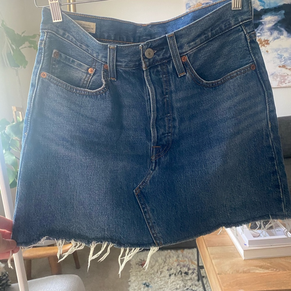 Levis Blue Jean Denim Mini Skirt Frayed Hem Sz 28